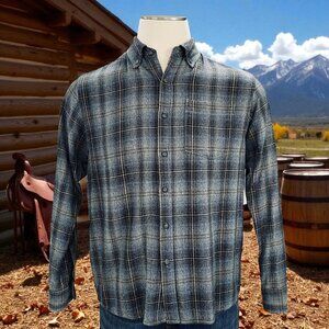 North River Flannel Shirt Medium Blue Gray Plaid Cotton Button Down Outdoor